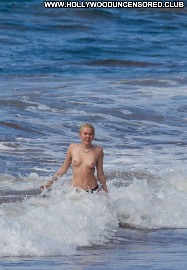 Miley Cyrus No Source Beautiful Babe Topless Posing Hot Celebrity