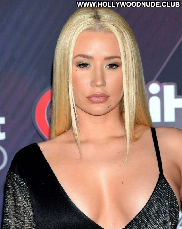 Iggy Azalea No Source Babe Awards Paparazzi Posing Hot Celebrity