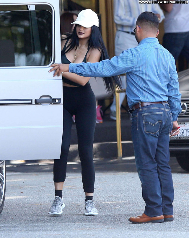 Kylie Jenner Beverly Hills Celebrity Babe Beautiful Paparazzi Posing